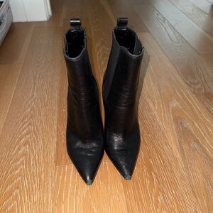 ❌SOLD❌ Marc Fisher Black Booties